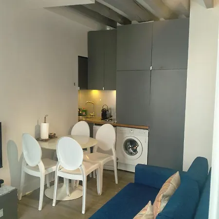 élégant 2 Pièces, Rue Du Temple, Calme, 100m Métro République Appartamento Parigi