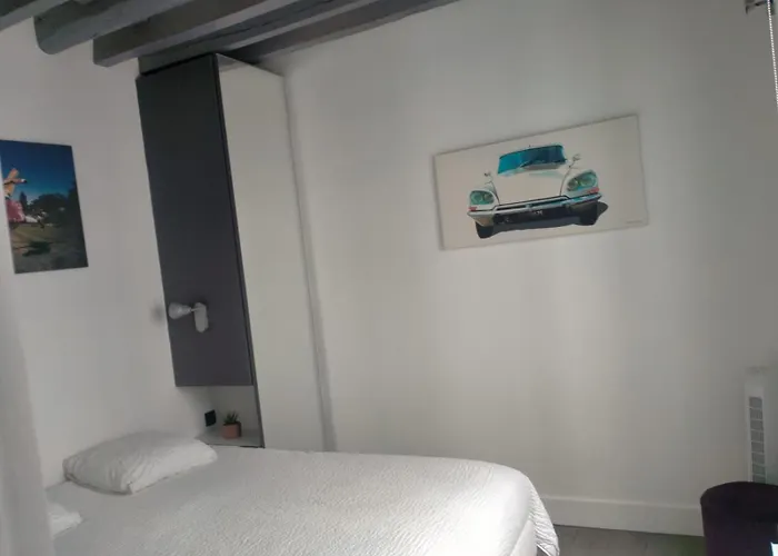 Elegant 2 Pieces, Rue Du Temple, Calme, 100m Metro Republique Appartement